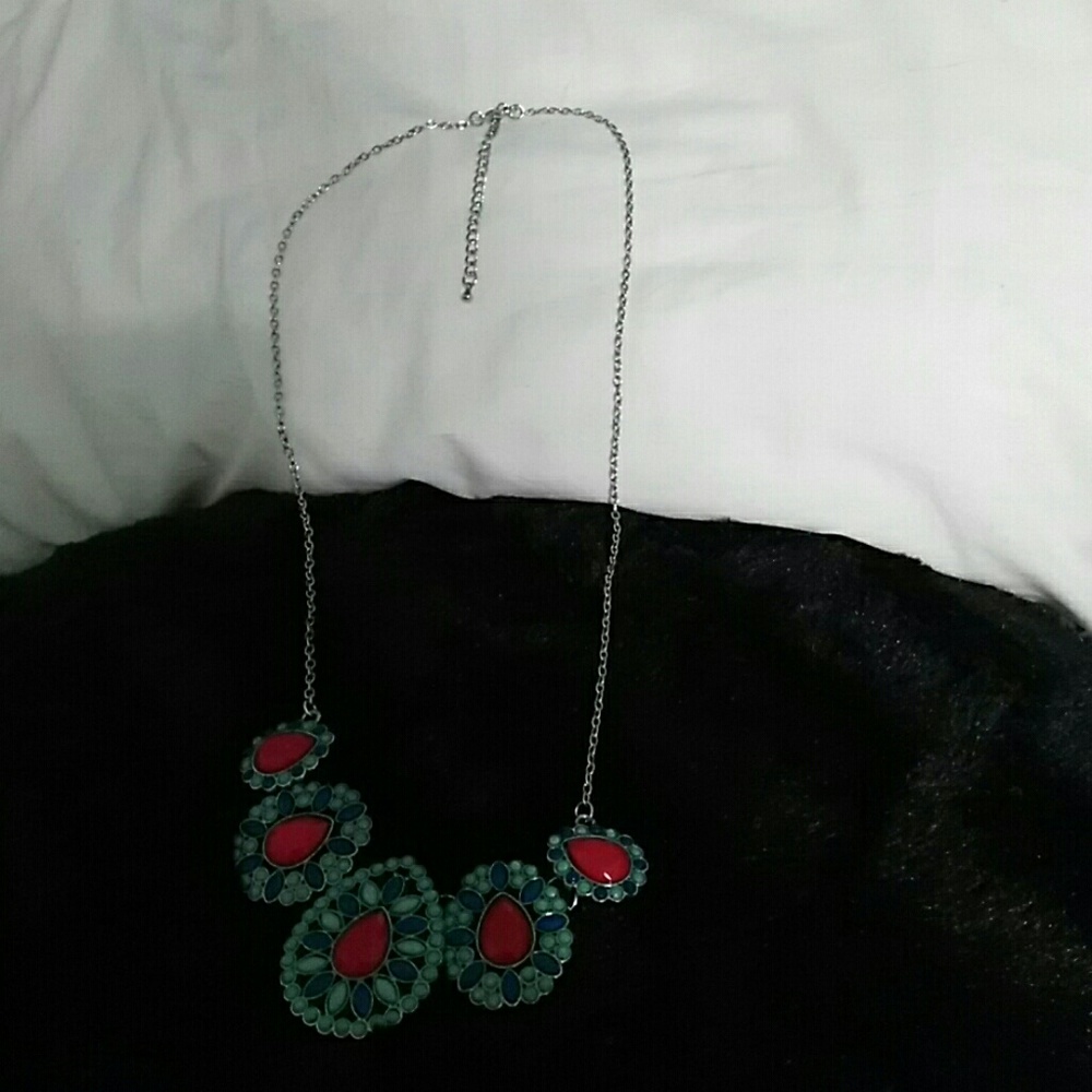 NWOT Red, green, and blue statement necklace